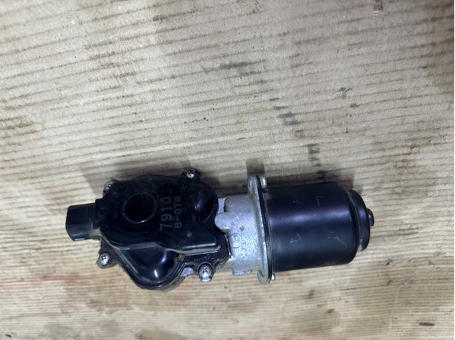Мотор трапеції склоочисника 8250A170 MITSUBISHI