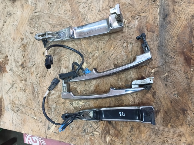Ручка дверей в зборі 826409N00A NISSAN