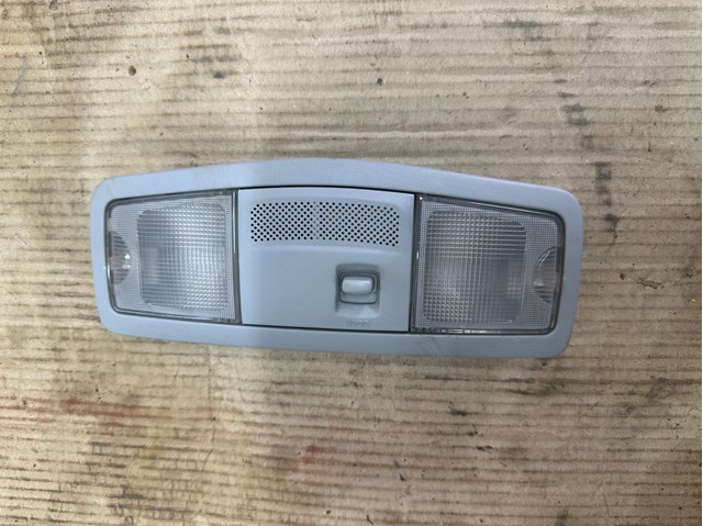 Плафон освітлення кабіни 8401A009ZZ MITSUBISHI