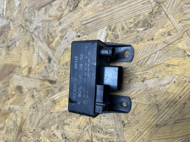 Реле накалу A0255452832 MERCEDES