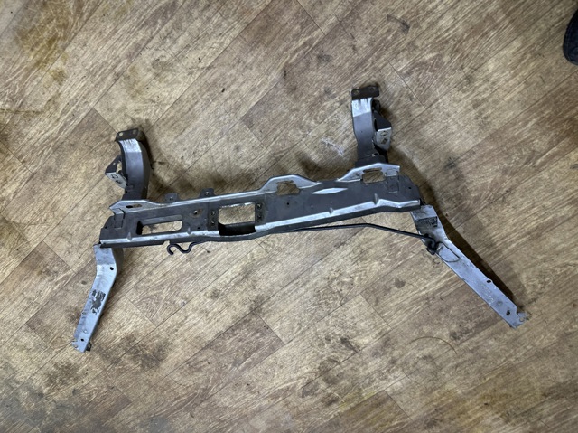 Зміцнення для радіаторів A1686205934 MERCEDES