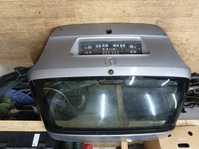 Двері багажника A1687400505 MERCEDES