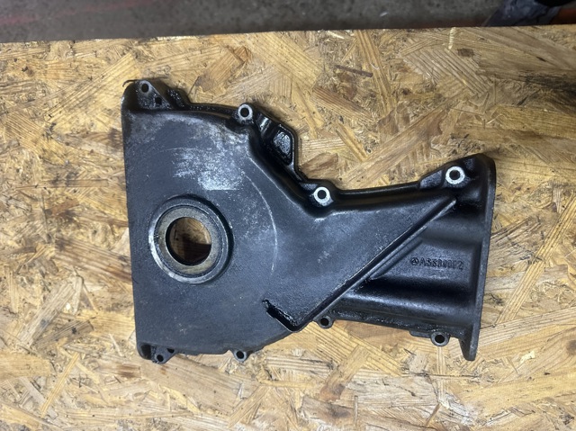 Кришка двигуна передня A6680100033 MERCEDES
