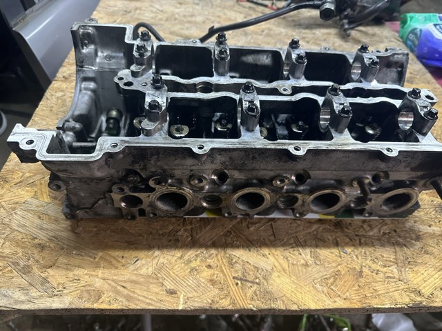 Головка двигуна A6680101920 MERCEDES