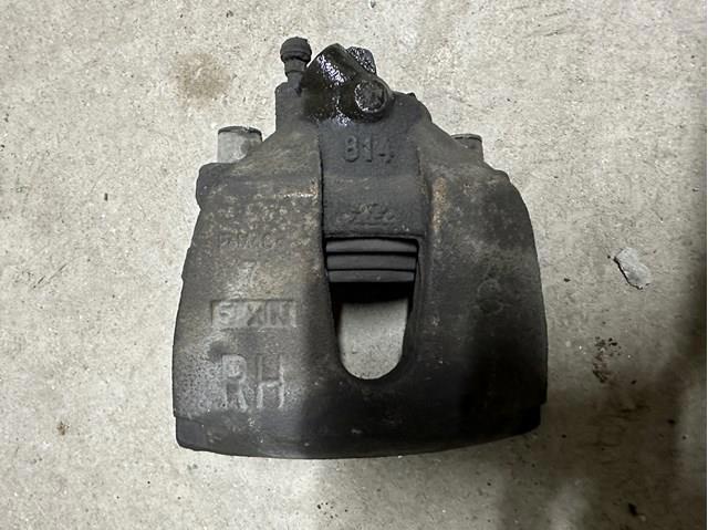 Супорт гальмівний, передній, правий BPYK3361XA MAZDA