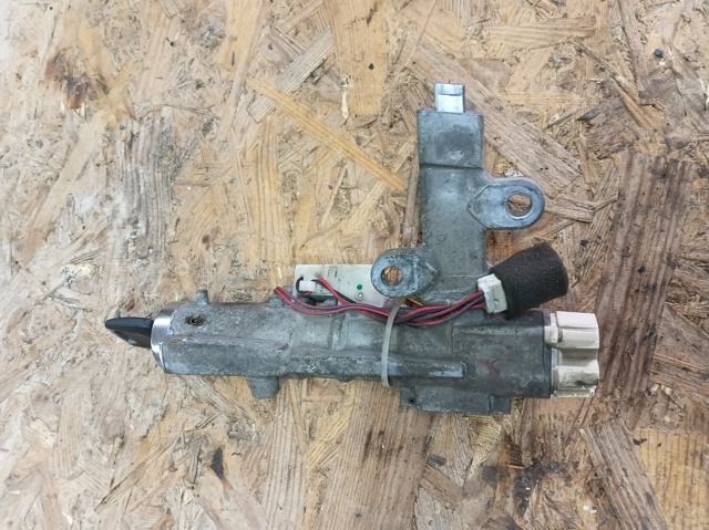 Замок запалювання D8700CA029 NISSAN