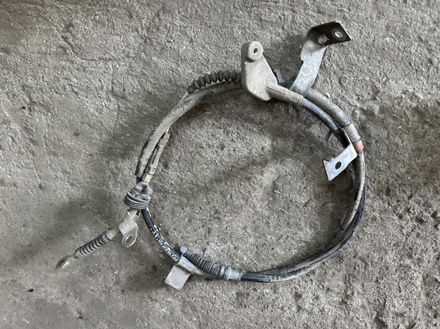 Трос ручника задній правий EG2144410C MAZDA