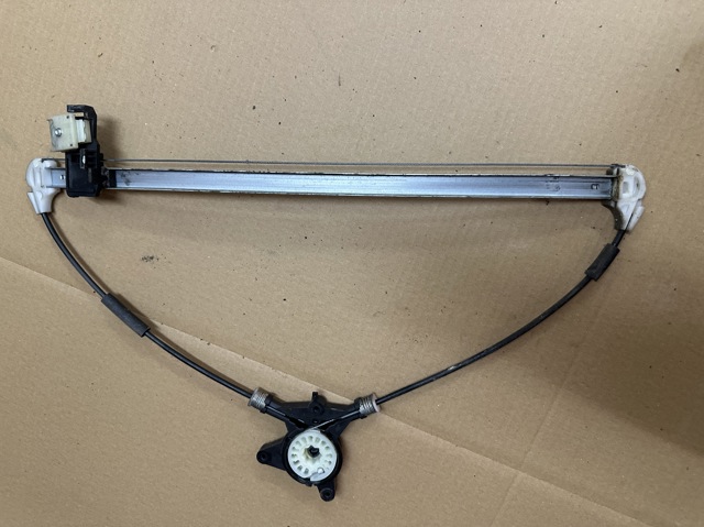 Склопідйомник задніх лівих дверей EG2173590C MAZDA