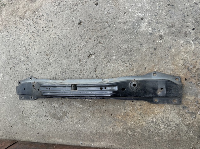 Буфер бампера заднього EH1450260A MAZDA