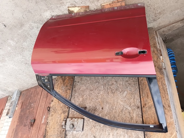 Дверка передня права H0100CB0MM NISSAN