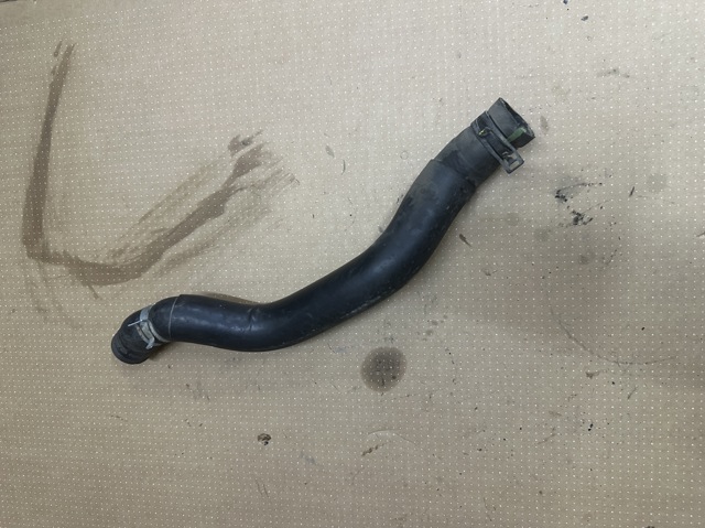 Патрубок системи охолодження L33L1518XA MAZDA