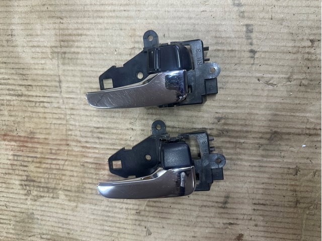 Зовнішня ручка правих дверей MN105360 MITSUBISHI