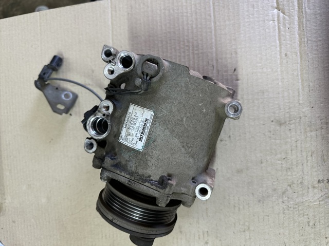 Компресор кондиціонера MN185570 MITSUBISHI