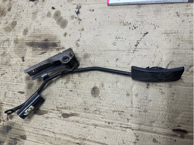 Педаль акселератора MR493833 MITSUBISHI