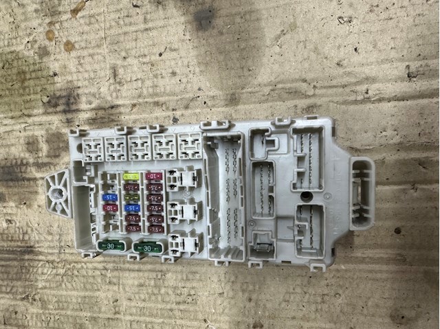 Реле запобіжників MR952263 MITSUBISHI