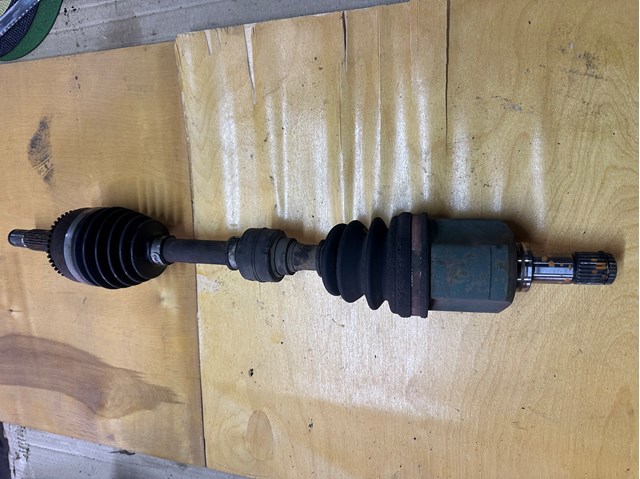 Привід передній лівий MR953745 MITSUBISHI