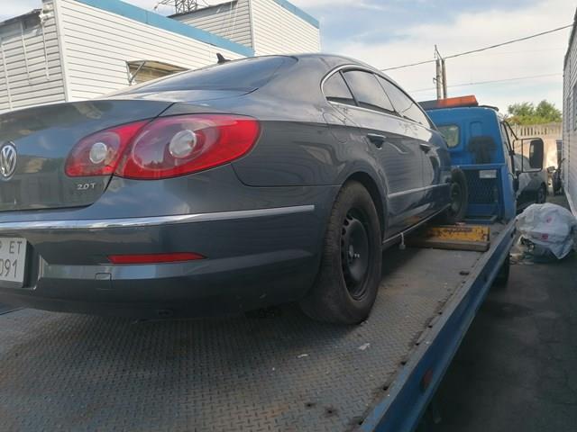 Катафот (відбивач) заднього бампера, правий 3C8945106B VAG