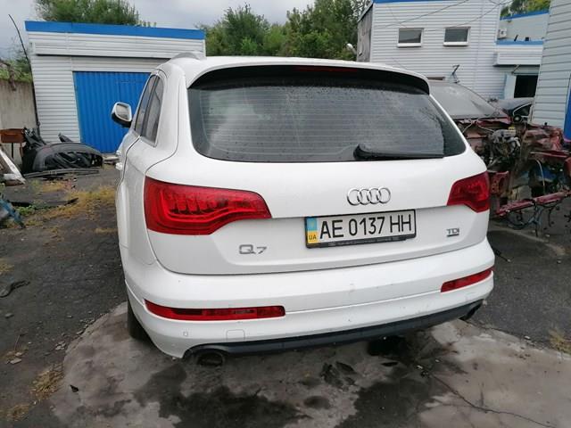 Бампер задній, верхня частина 4L0807303D VAG