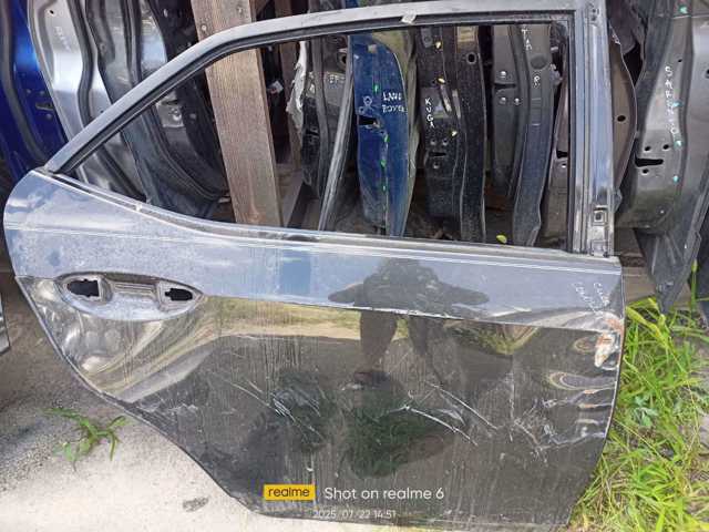 Двері задні, праві 6700302410 TOYOTA