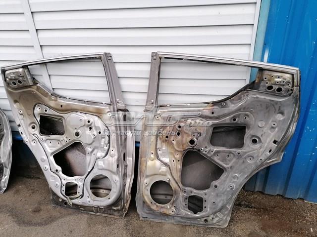 Двері задні в зборі 67003F4010 TOYOTA
