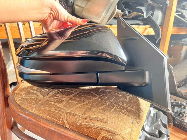 Праве дзеркало заднього виду 8791042C10 TOYOTA