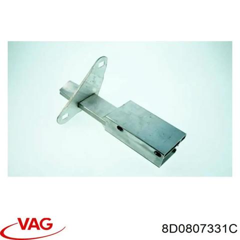 Кріплення бамера ліве 8D0807331C VAG