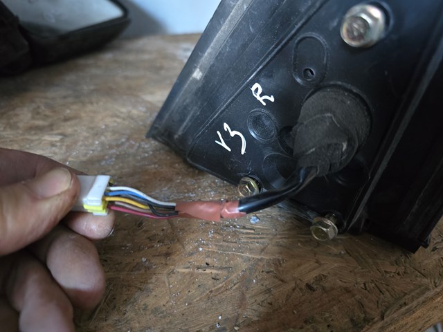 Скло дзеркала заднього виду, лівого MR978845 MITSUBISHI