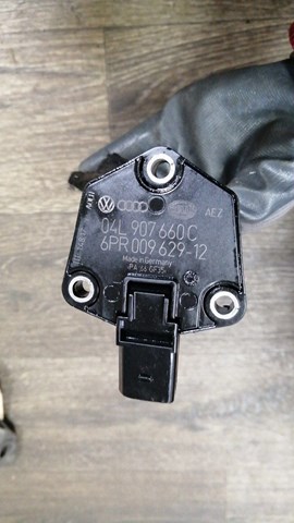 Датчик рівня масла двигуна 04L907660C VAG