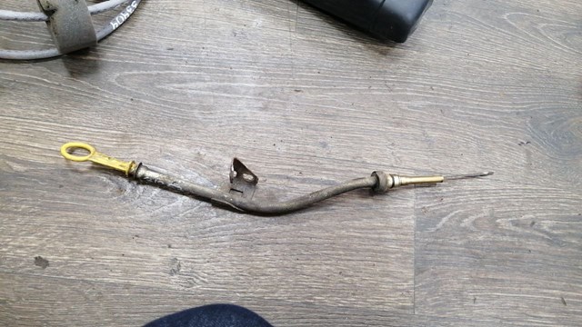 Щуп рівня масла в двигуні 1114000Q3E NISSAN