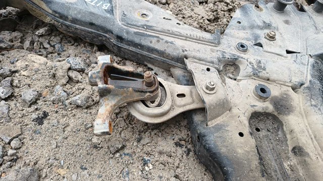 Подушка (опора) двигуна, права нижня 112388746R RENAULT
