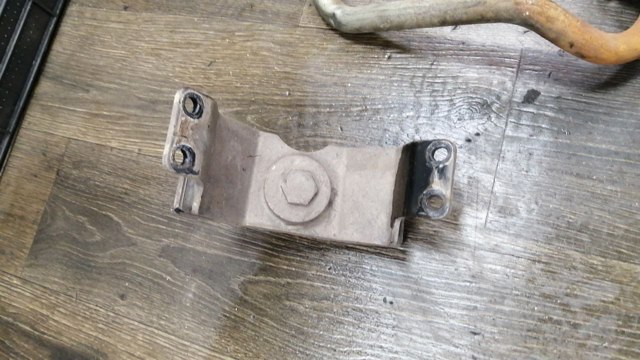 Подушка (опора) двигуна, задня 123710L080 TOYOTA