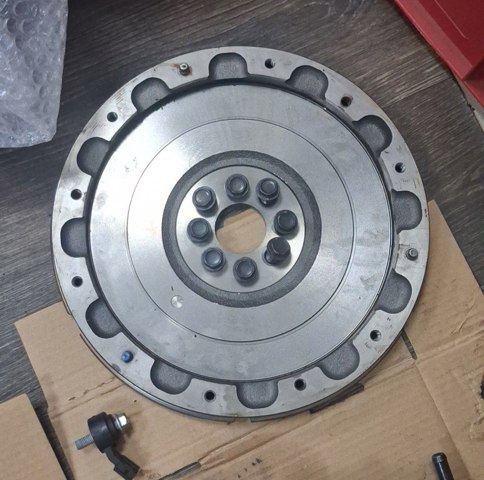 Демпферний маховик 1345136040 TOYOTA