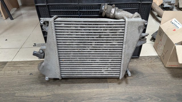 Радіатор интеркуллера 14461ES60A NISSAN