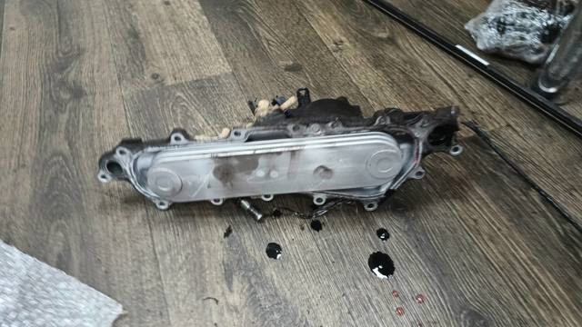 Масляний радіатор охолодження рідини АКПП 1571030030 TOYOTA