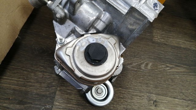 Радіатор масляний 1571036010 TOYOTA