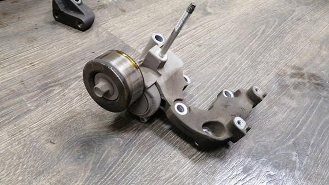 Натягувач приводного ременя 1662031040 TOYOTA