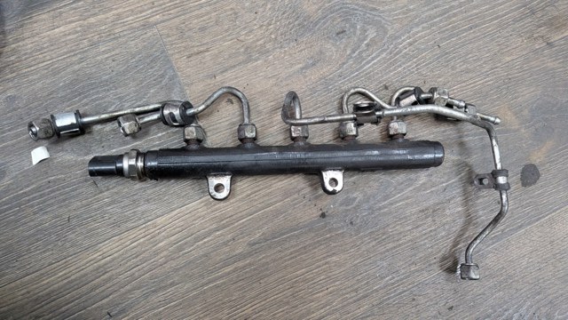 Трубка паливна, від ПНВТ до паливної рейки 1717653 FORD