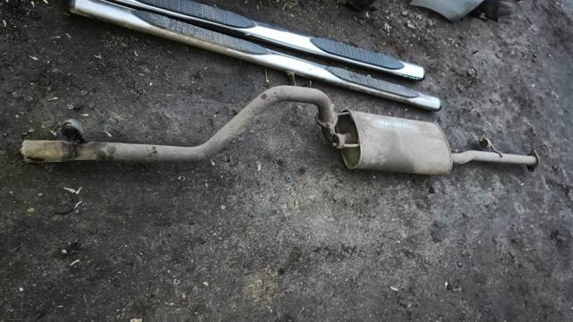 Патрубок глушника від середньої до задньої частини 174050L111 TOYOTA