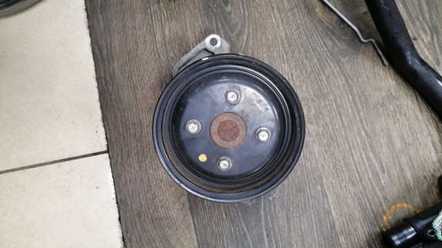 Шків водяної помпи 210517S00A NISSAN