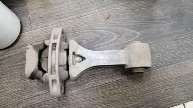 Передня опора двигуна 21950A5100 HYUNDAI