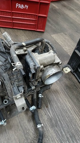 Блок дросельної заслінки 220300V010 TOYOTA
