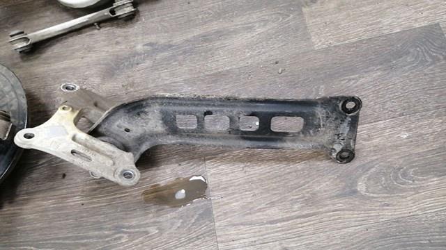 Важіль/тяга задньої підвіски подовжній нижній, правий 23328164 GM
