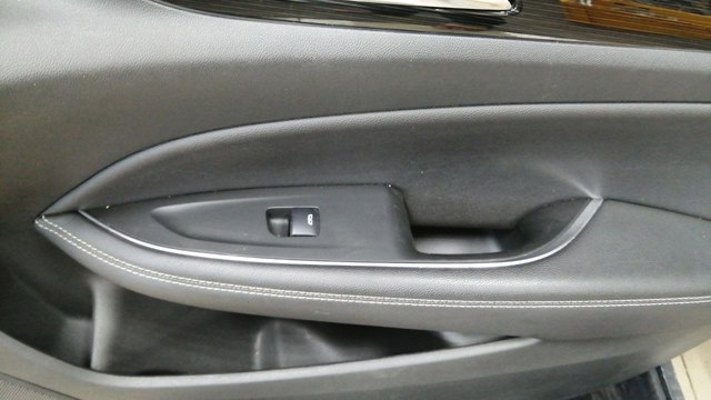 Кнопка підйомника переднього правого скла 23333505 OPEL