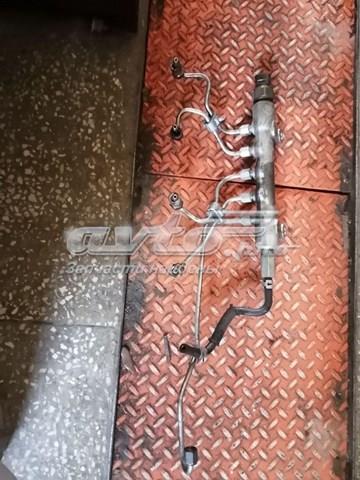 Паливна рампа 238100R010 TOYOTA