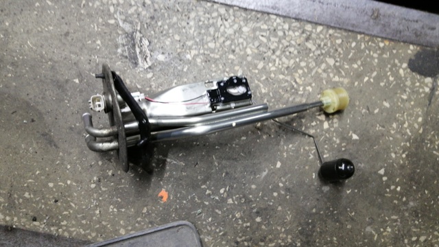 Датчик покажчика рівня палива 25060W000P MITSUBISHI