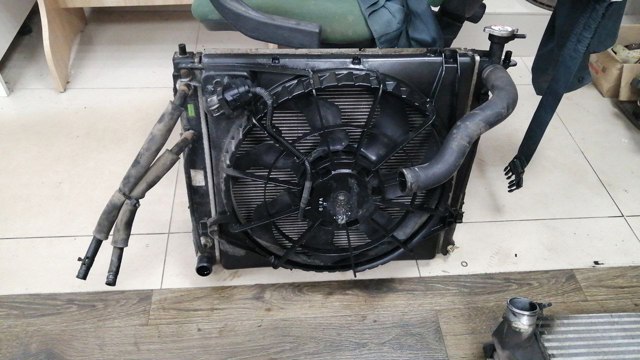 Дифузор радіатора охолодження, в зборі з двигуном і крильчаткою 253802B701 HYUNDAI