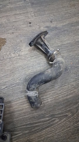 Водяний патрубок 25485F3300 HYUNDAI