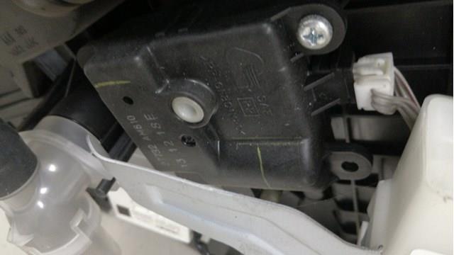 Привід системи автоматичного управління обігрівачем 27732AM610 NISSAN