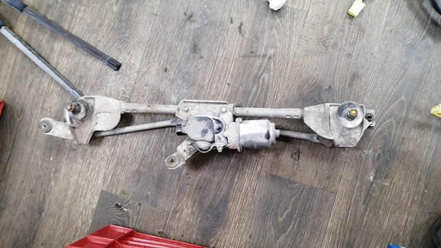 Трапеція двірників 28800EB300 NISSAN