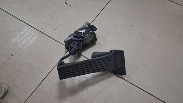 Педаль акселератора 327002S910 HYUNDAI